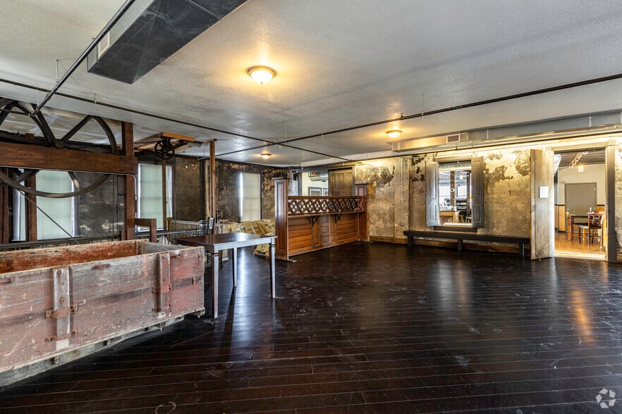 More Photos Of 408-422 N Main St, Hannibal Restaurant For Sale