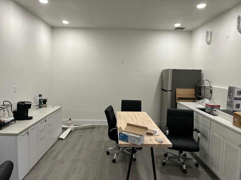 More Photos Of 2581 FL-60, Valrico Industrial For Lease