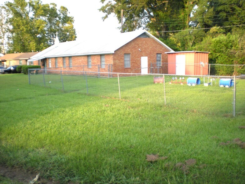 More Photos Of 1838 Gordon Ave, Yazoo City Religious Facility For Sale