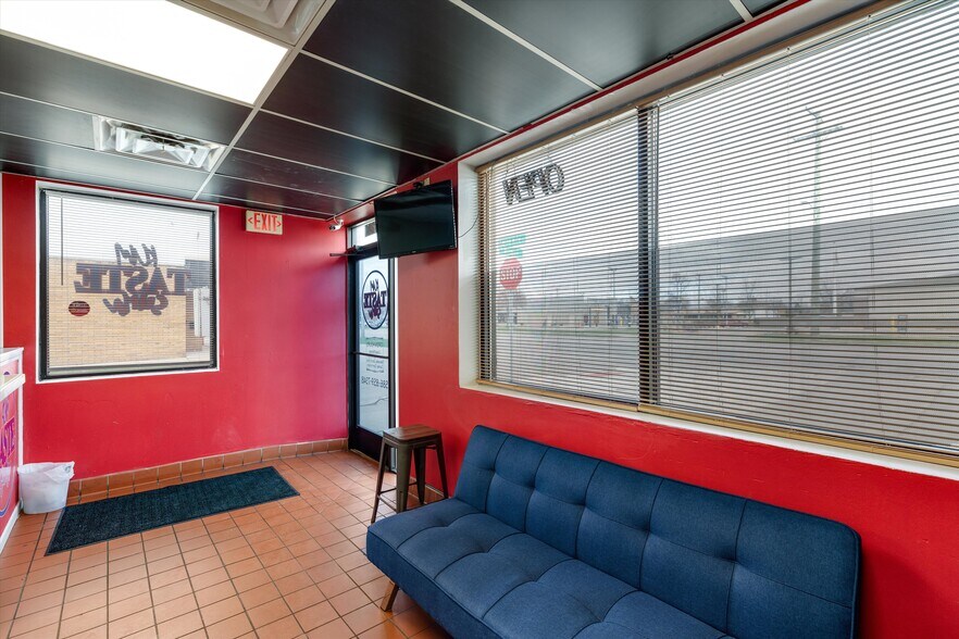 More Photos Of 18000 E 9 Mile Rd, Eastpointe Restaurant For Lease