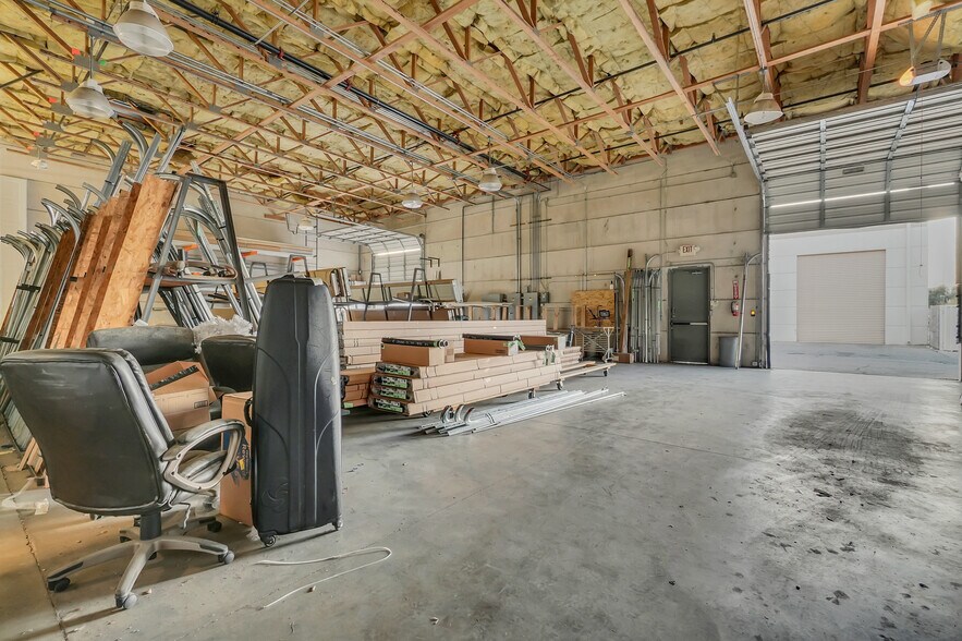 More Photos Of 3748 Civic Center Dr, North Las Vegas Light Manufacturing For Sale