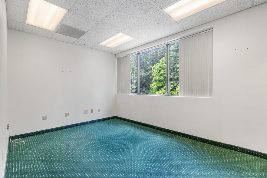 More Photos Of 285 Central St, Leominster General Retail For Lease