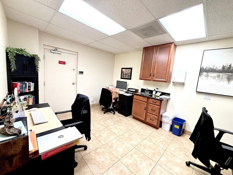 More Photos Of 6502-6564 E Carondelet Dr, Tucson Medical For Sale