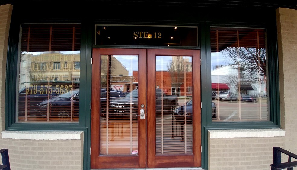 More Photos Of 208 N Bryan Ave, Bryan Office Residential For Lease