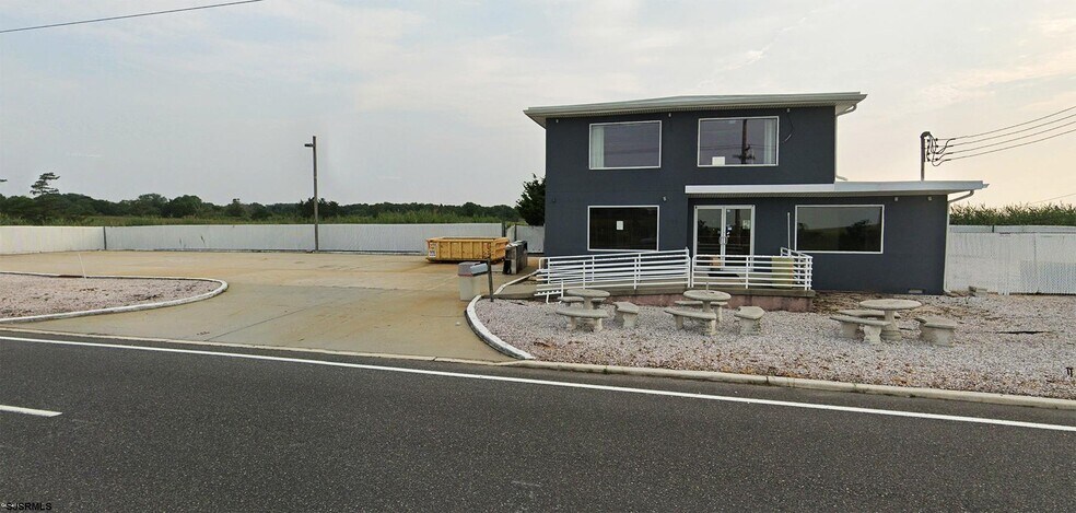 Primary Photo Of 205 Roosevelt Blvd, Marmora Sports And Entertainment For Lease