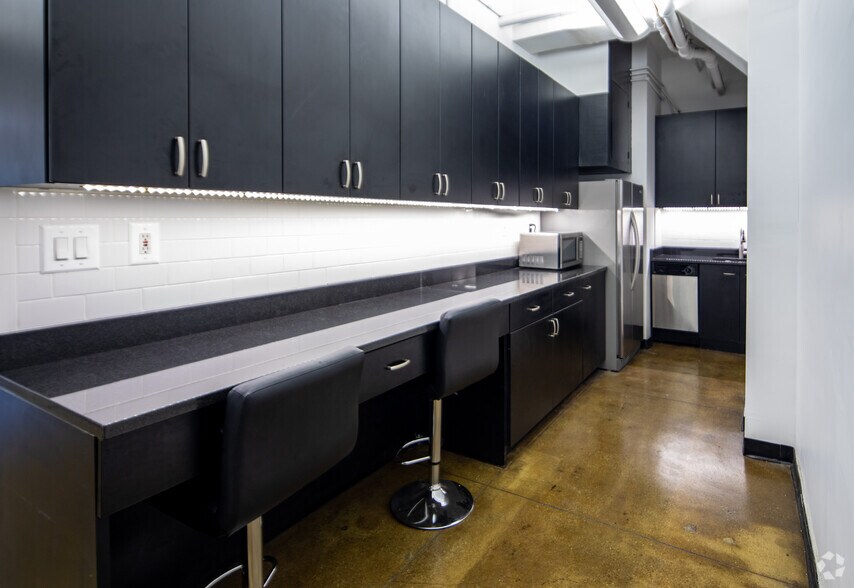 More Photos Of 589 Eighth Ave, New York Loft Creative Space For Lease