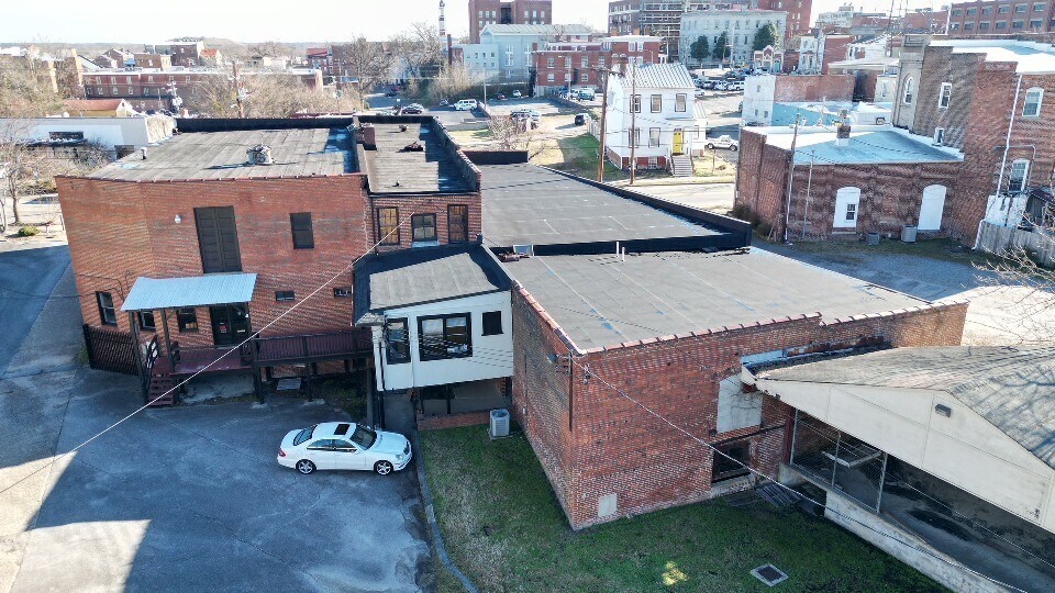 More Photos Of 222 N Market St, Petersburg Warehouse For Sale