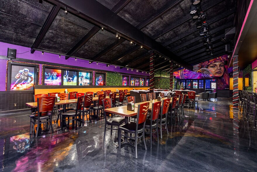 More Photos Of 1805 W 1st St, Springfield Restaurant For Lease