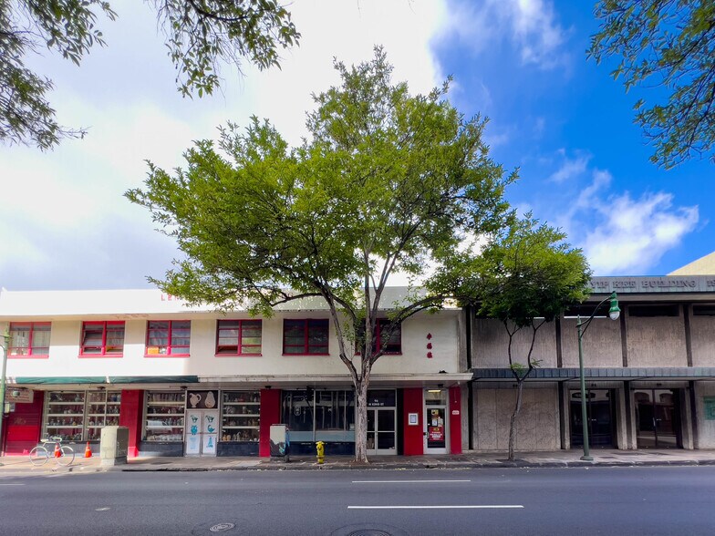 More Photos Of 96 N King St, Honolulu Bar For Lease