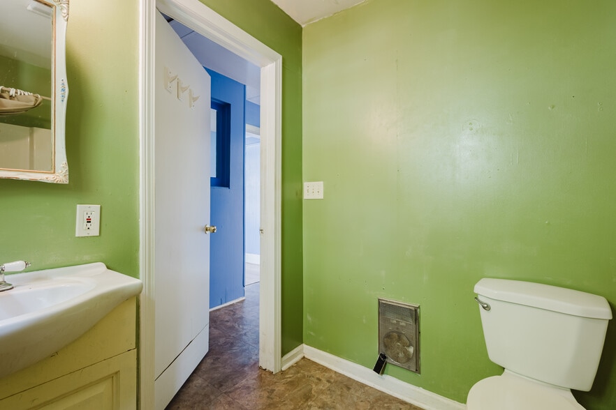 More Photos Of , Lexington Specialty For Sale