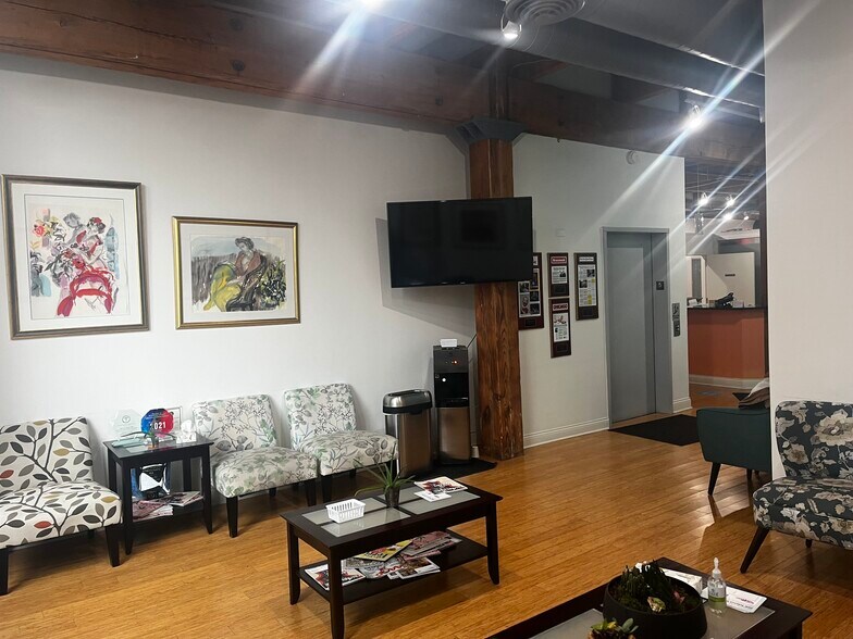 More Photos Of 409 W Huron St, Chicago Loft Creative Space For Lease