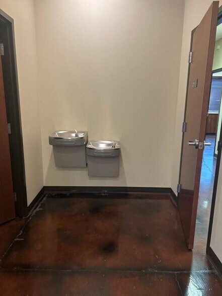 More Photos Of 301 SW 16th St, Bentonville Medical For Sale