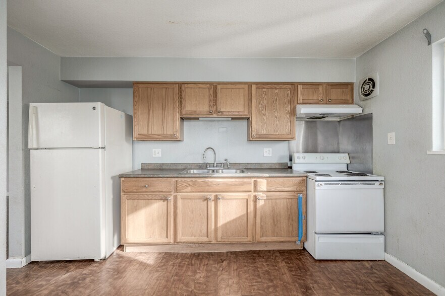 More Photos Of 1634 Boston St, Aurora Apartments For Sale