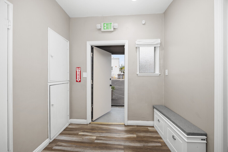 More Photos Of 9511 Las Tunas Dr, Temple City Medical For Sale