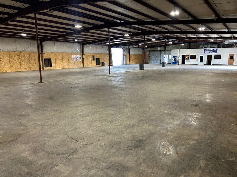 More Photos Of 29599 Old 20 Hwy, Madison Flex For Lease