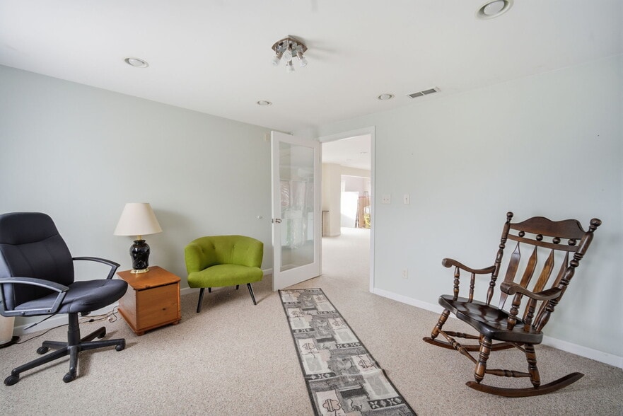 More Photos Of 1632 Riverdale St, West Springfield Freestanding For Sale