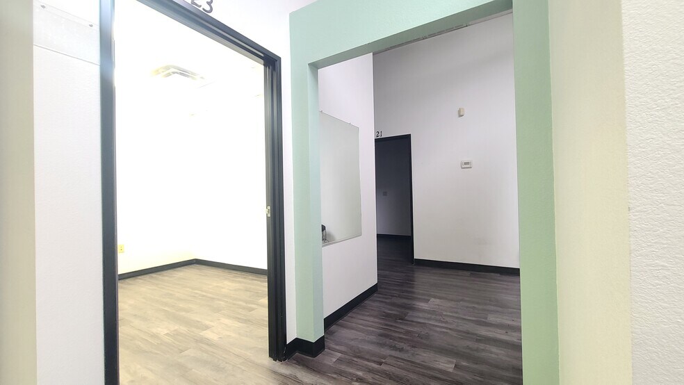 More Photos Of 15720 N Greenway-Hayden Loop, Scottsdale Office For Lease