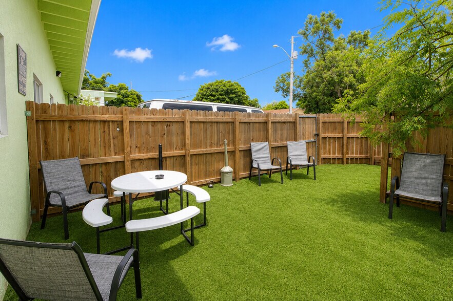 More Photos Of 412 SW 5th St, Homestead Healthcare For Sale