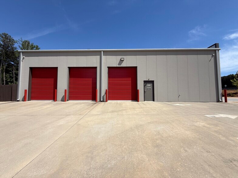 More Photos Of 2101 Dogwood Industrial Cir, Conyers Warehouse For Sale
