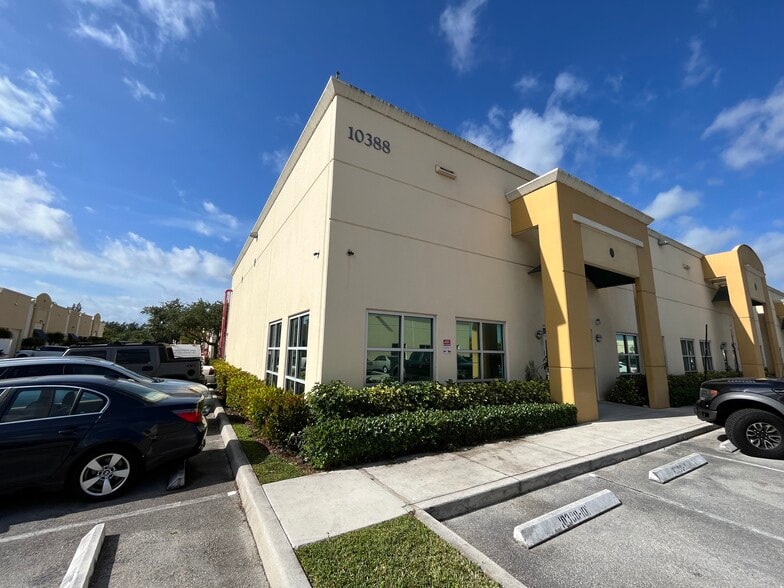 More Photos Of 10388 State Road 84, Davie Warehouse For Lease