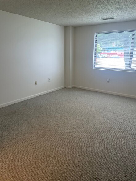 More Photos Of 8 9th St, Medford Apartments For Sale
