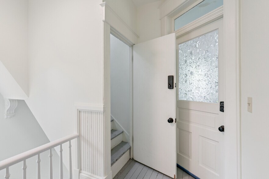 More Photos Of 1113 Grant St, Brunswick Apartments For Sale