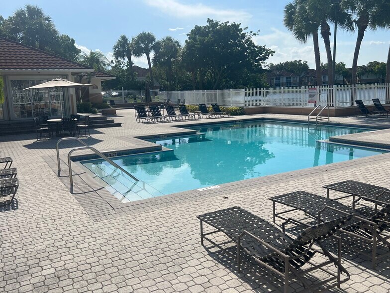 More Photos Of 711 NW 91st Ter, Plantation Apartments For Sale