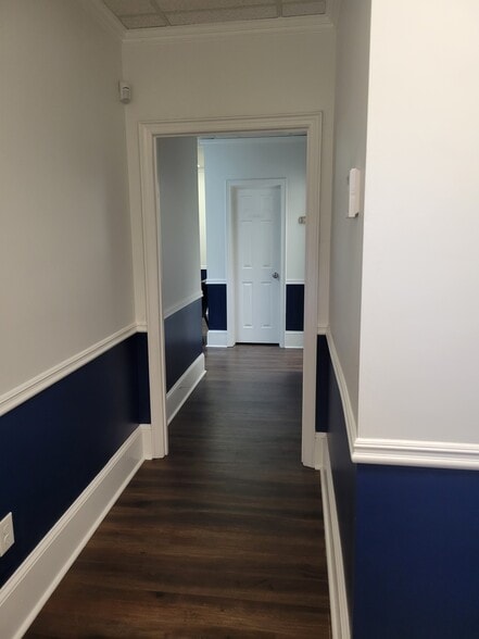 More Photos Of 115 Sycamore Dr, Athens Office For Sale