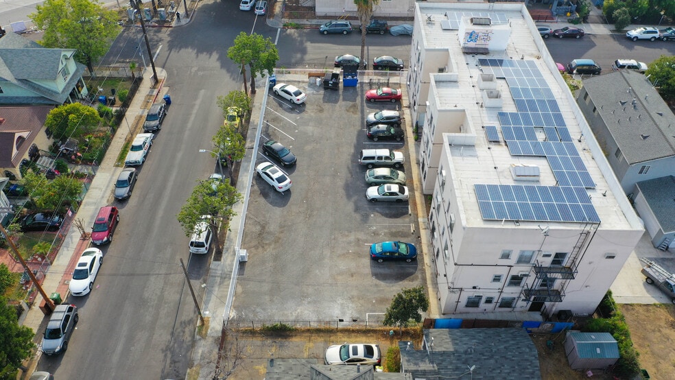 More Photos Of 1627 Oak St, Los Angeles Land For Sale