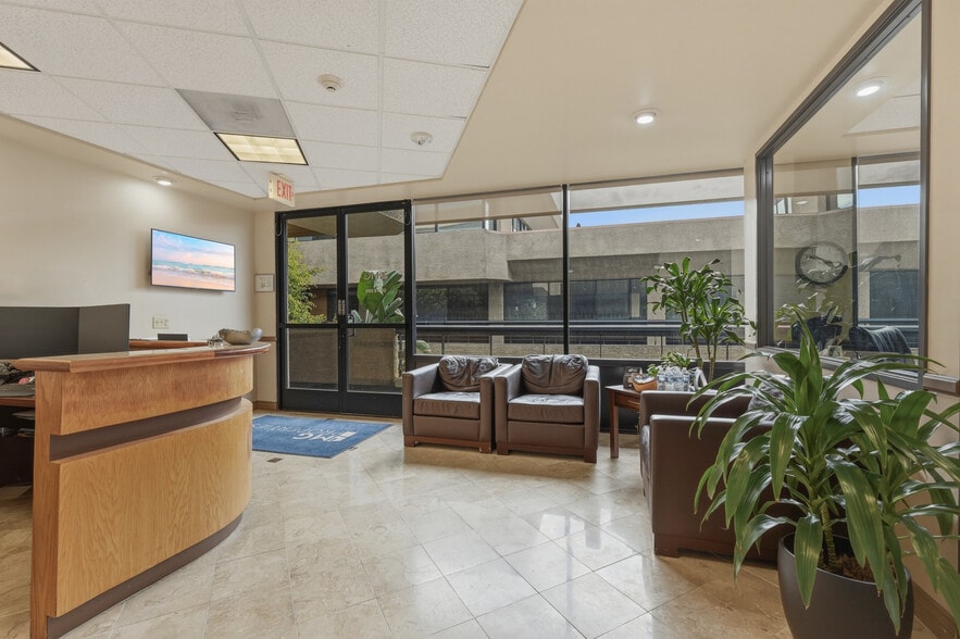 More Photos Of 10505 Sorrento Valley Rd, San Diego Office For Sale