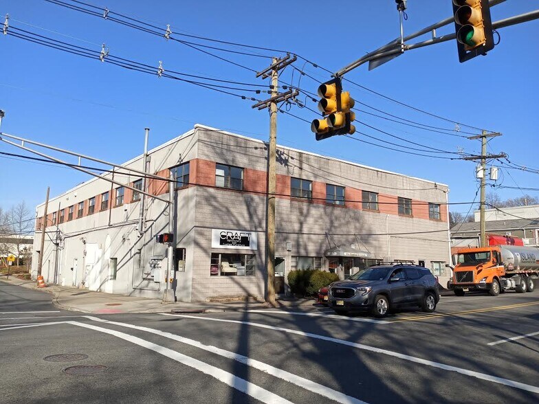 More Photos Of 117 Fort Lee Rd, Leonia Office For Lease