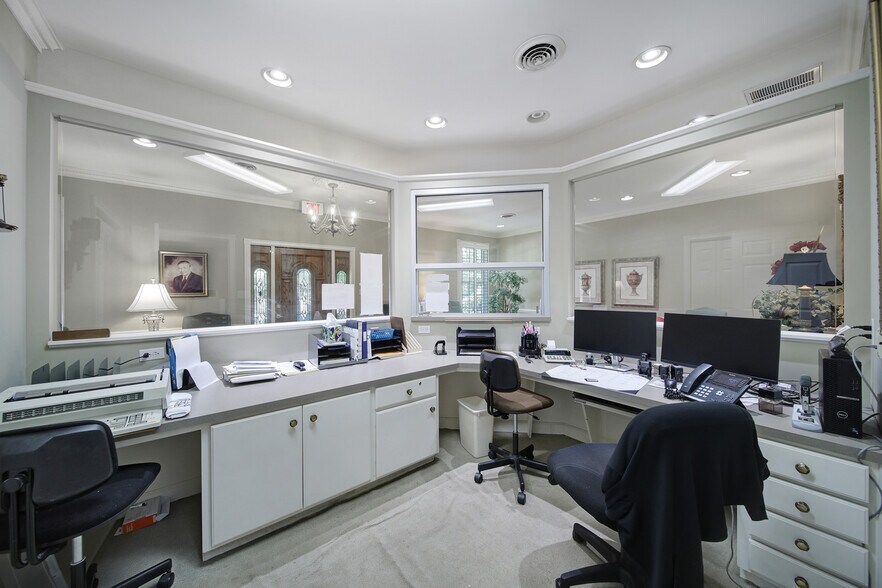 More Photos Of 312 N Main St, Lancaster Office For Lease