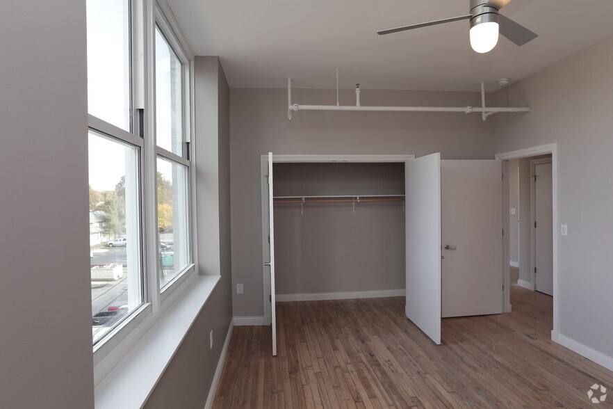 More Photos Of 2658 Scranton Rd, Cleveland Apartments For Lease