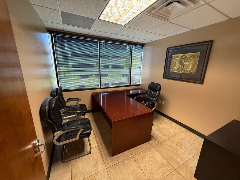 More Photos Of 202 E Earll Dr, Phoenix Medical For Sale