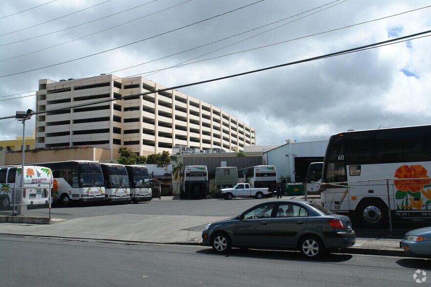 More Photos Of 330 Pacific St, Honolulu Warehouse For Sale