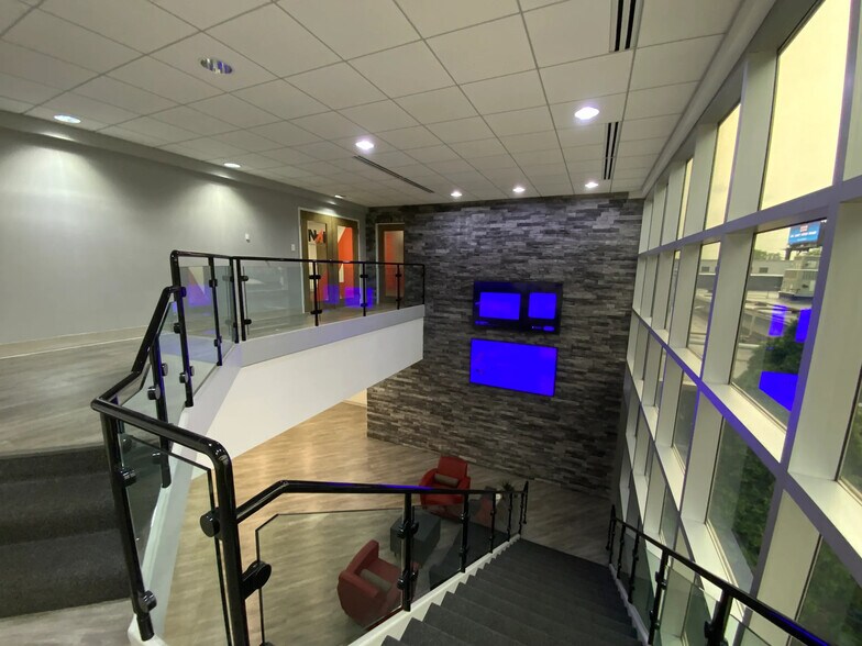 More Photos Of 4427 Talmadge Rd, Toledo Office For Sale