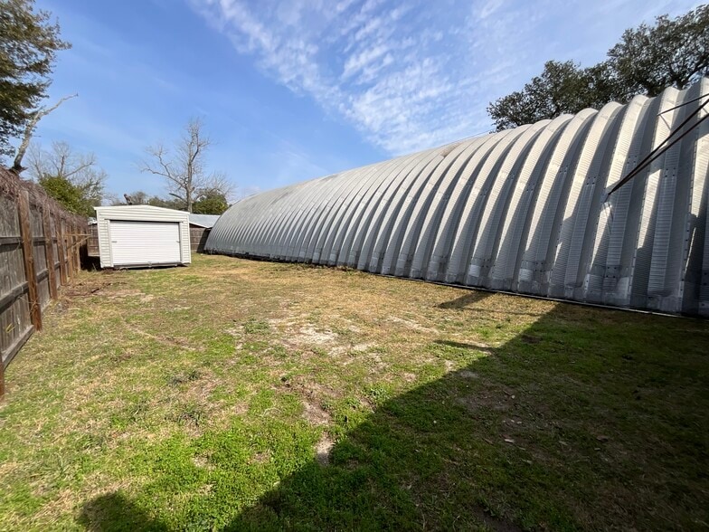 More Photos Of 2611 E 6th St, Panama City Warehouse For Sale