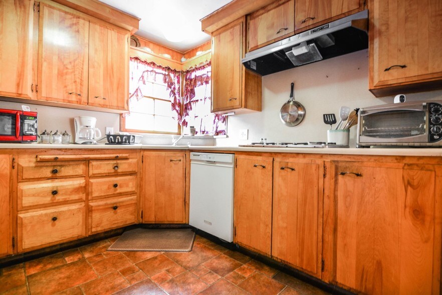 More Photos Of 10404 Foothill Blvd, Sylmar Land For Sale