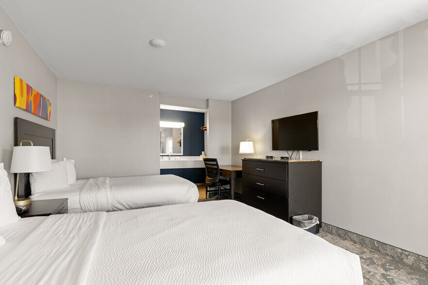 More Photos Of 2035 Paramount Blvd, Amarillo Apartments For Sale