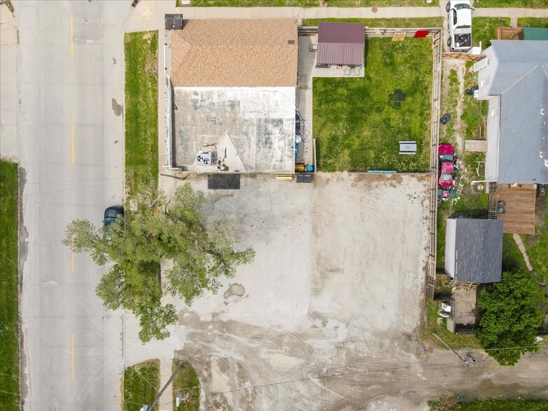 More Photos Of 626 16th Avenue, Council Bluffs General Retail For Sale