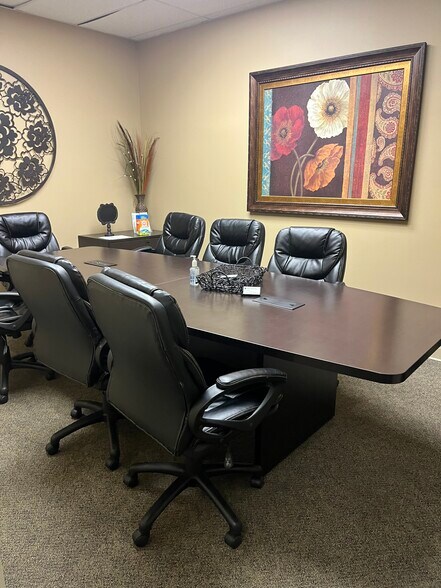 More Photos Of 373 Meridian Parke Ln, Greenwood Medical For Lease