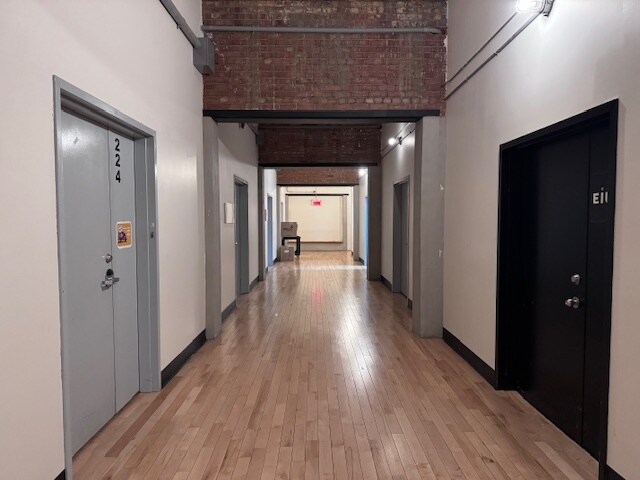 More Photos Of 3680-3700 Rue Saint-Patrick, Montréal Showroom For Lease