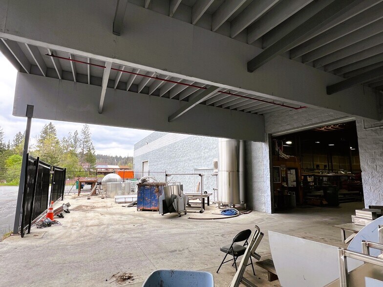 More Photos Of 110 Spring Hill Dr, Grass Valley Manufacturing For Lease