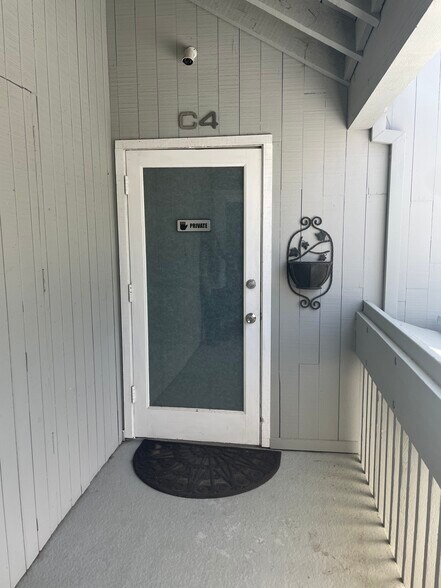 More Photos Of 760 Las Posas Rd, Camarillo Loft Creative Space For Lease