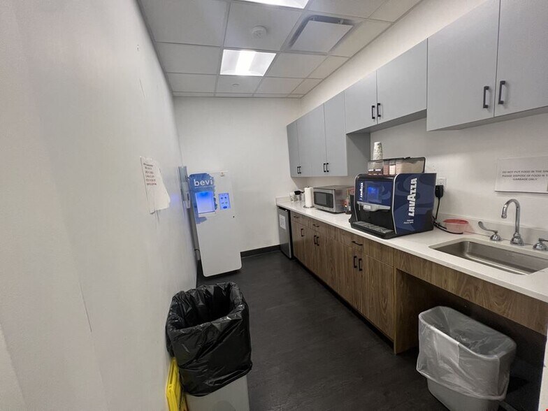 More Photos Of 2357 60th St, Brooklyn Medical For Sale