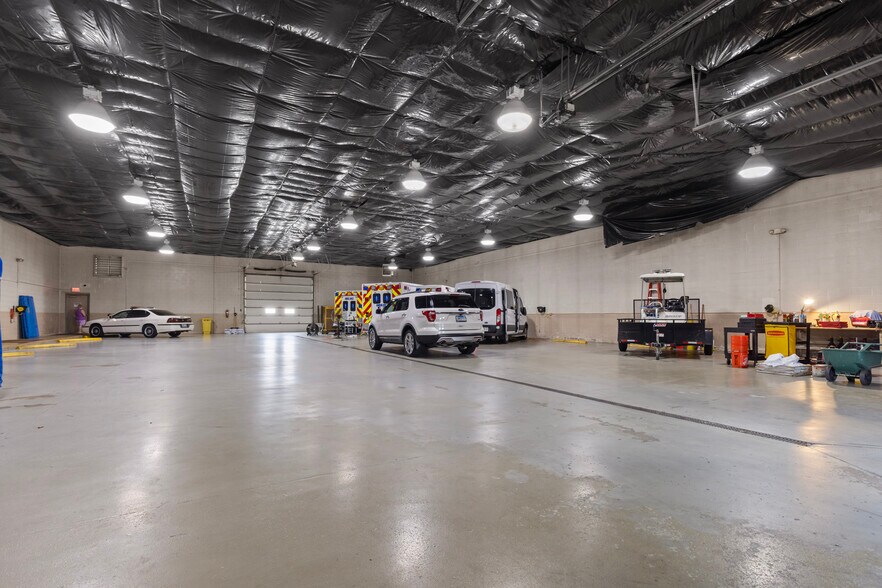 More Photos Of 5112 Forest Hills Ct, Loves Park Industrial For Sale