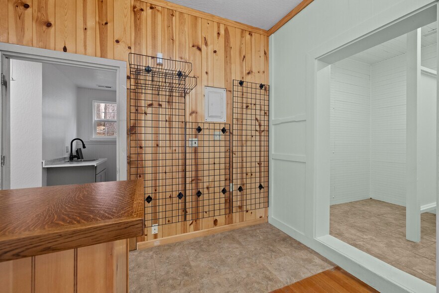 More Photos Of 1137 CA-4 Hwy, Arnold General Retail For Sale