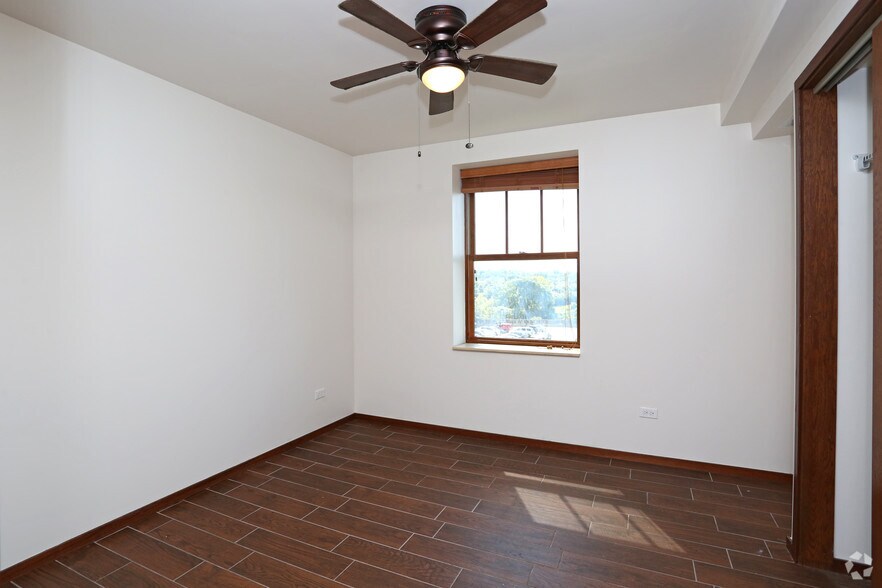 More Photos Of 7 S Stolp Ave, Aurora Apartments For Lease