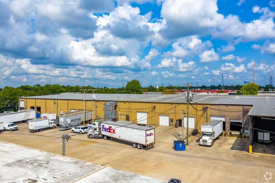 More Photos Of 1154-1188 Park Ave, Murfreesboro Showroom For Lease