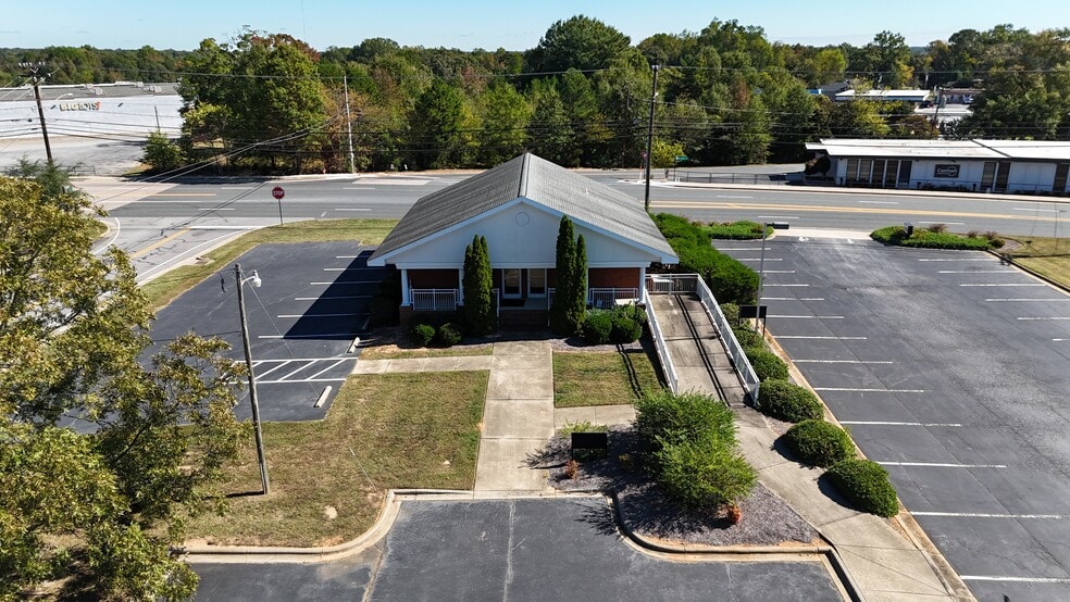 More Photos Of 1714 Dale Earnhardt Blvd, Kannapolis Office For Sale